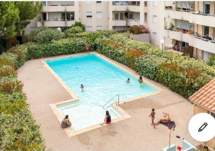 モンペリエJoli T2/ Tram/ Clim/ Parking/ Wifi/ Piscineアパートメント エクステリア 写真